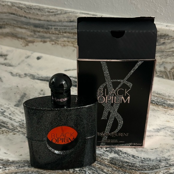 Yves Saint Laurent Black Opium Eau de Parfum - Picture 5 of 7